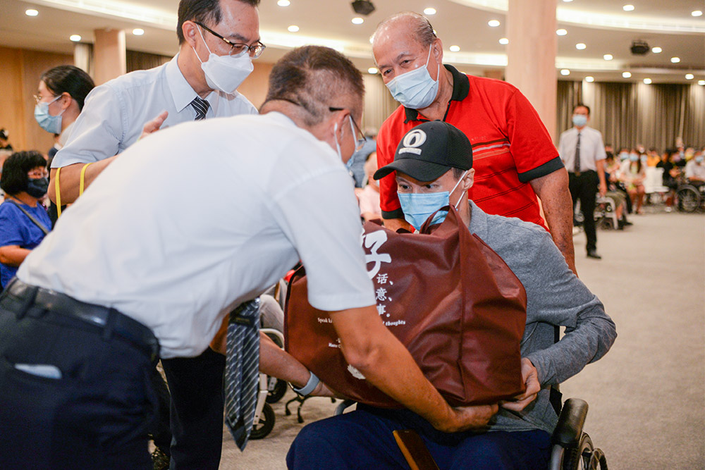 Tzu Chi holds Family-like CNY Celebration for Care Recipients  